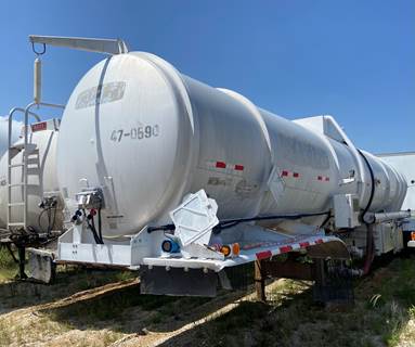 2013 POLAR DOT 407 / 8400 GAL / IN TEST Crude Oil Tank Trailer