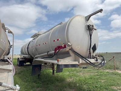 Polar DOT 407 / 8400 GAL / PUMP / BARREL COUNTER Crude Oil Tank Trailer