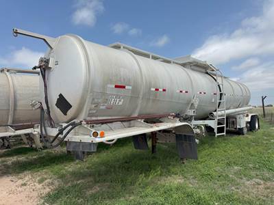 Polar DOT 407 / 8400 GAL / PUMP / BARREL COUNTER Crude Oil Tank Trailer