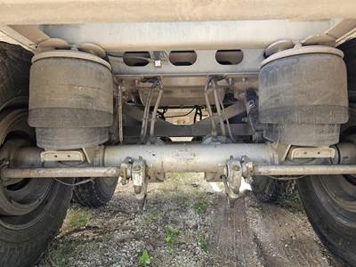 2014 Vantage Tandem Axle Aluminum Crude Oil Tank Trailer - Air Ride, Fixed Axle