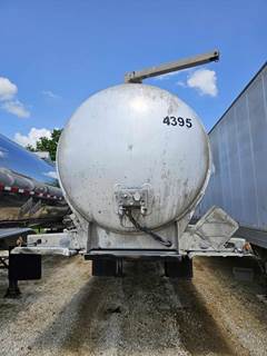 2015 Vantage Tandem Axle Aluminum Crude Oil Tank Trailer - Air Ride, Fixed Axle