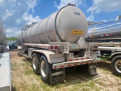 2015 Vantage Tandem Axle Aluminum Crude Oil Tank Trailer - Air Ride, Fixed Axle