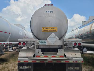 2015 Vantage Tandem Axle Aluminum Crude Oil Tank Trailer - Air Ride, Fixed Axle