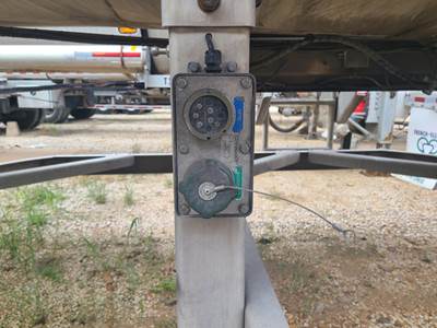 2015 Vantage Tandem Axle Aluminum Crude Oil Tank Trailer - Air Ride, Fixed Axle
