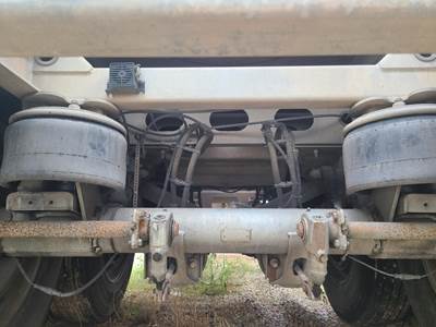 2015 Vantage Tandem Axle Aluminum Crude Oil Tank Trailer - Air Ride, Fixed Axle