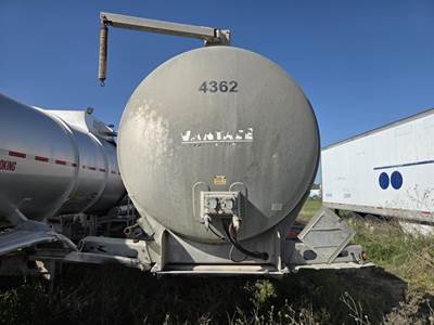 2015 Vantage 44ft Tandem Axle Aluminum Crude Oil Tank Trailer - Air Ride, Fixed Axle