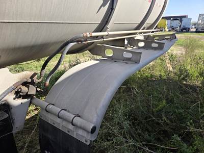 2015 Vantage 44ft Tandem Axle Aluminum Crude Oil Tank Trailer - Air Ride, Fixed Axle