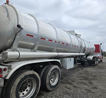 Vantage 8400 GAL. / SINGLE COMPARTMENT / SCULLY / VAPOR RE Crude Oil Tank Trailer