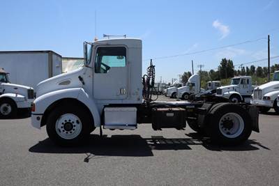 1998 Kenworth T300 Single Axle Day Cab Truck - Caterpillar 170HP, Automatic