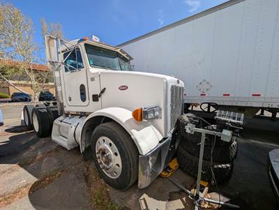 Peterbilt 357 Day Cab Truck - Caterpillar, Manual