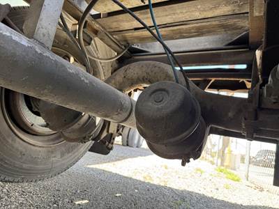 1977 J & L Tandem Axle Aluminum Dry Bulk / Pneumatic Tank Trailer - Spring, Fixed Axle
