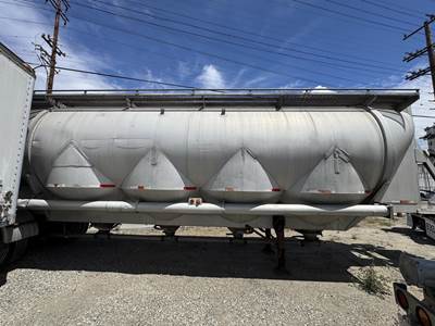 1977 J & L Tandem Axle Aluminum Dry Bulk / Pneumatic Tank Trailer - Spring, Fixed Axle
