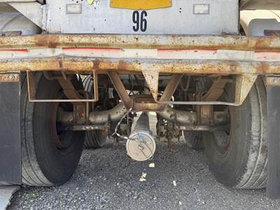 1977 J & L Tandem Axle Aluminum Dry Bulk / Pneumatic Tank Trailer - Spring, Fixed Axle