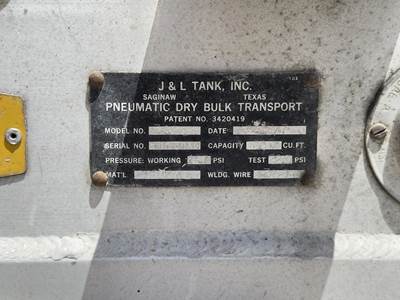 1977 J & L Tandem Axle Aluminum Dry Bulk / Pneumatic Tank Trailer - Spring, Fixed Axle