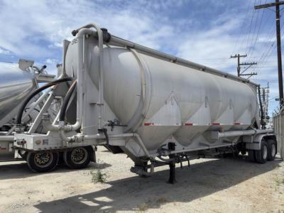1977 J & L Tandem Axle Aluminum Dry Bulk / Pneumatic Tank Trailer - Spring, Fixed Axle