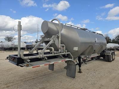 Vantage 1000 CF / AUTO DOME LID / AIR RIDE Dry Bulk / Pneumatic Tank Trailer