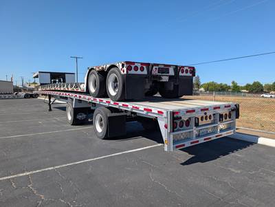 2013 Reitnouer 53ft Aluminum Flatbed Trailer - Air Ride, Fixed Spread Axle