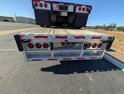 2013 Reitnouer 53ft Aluminum Flatbed Trailer - Air Ride, Fixed Spread Axle