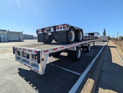 2013 Reitnouer 53ft Aluminum Flatbed Trailer - Air Ride, Fixed Spread Axle