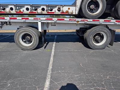 2013 Reitnouer 53ft Aluminum Flatbed Trailer - Air Ride, Fixed Spread Axle