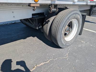 2013 Reitnouer 53ft Aluminum Flatbed Trailer - Air Ride, Fixed Spread Axle