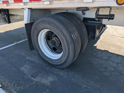 2013 Reitnouer 53ft Aluminum Flatbed Trailer - Air Ride, Fixed Spread Axle