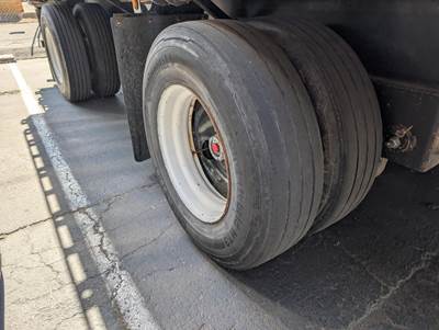2007 Utility 48x102 Flatbed Trailer Air Ride Fixed Spread Axle