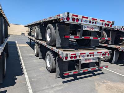 2006 Utility 48x102 Flatbed Trailer Air Ride Fixed Spread Axle
