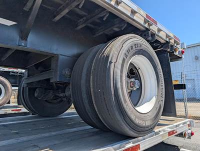 2006 Utility 48x102 Flatbed Trailer Air Ride Fixed Spread Axle