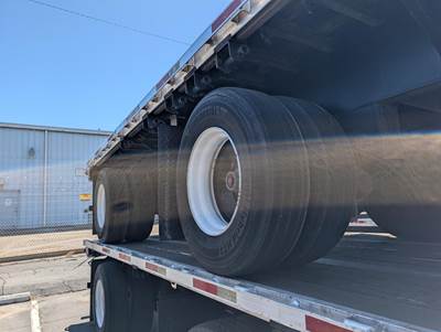2006 Utility 48x102 Flatbed Trailer Air Ride Fixed Spread Axle