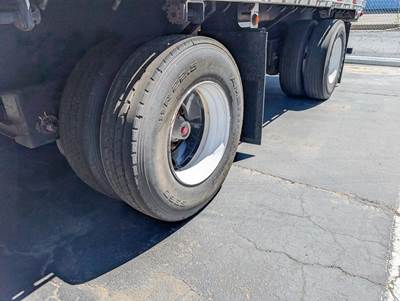 2006 Utility 48x102 Flatbed Trailer Air Ride Fixed Spread Axle
