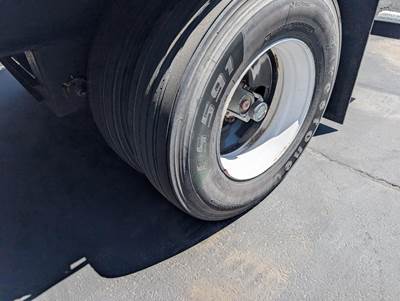 2006 Utility 48x102 Flatbed Trailer Air Ride Fixed Spread Axle