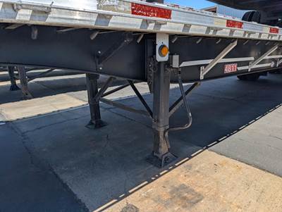 2006 Utility 48x102 Flatbed Trailer Air Ride Fixed Spread Axle