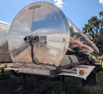 Brenner Tandem Axle Stainless Steel Food Grade Tanker Trailer - Air Ride, Fixed Axle