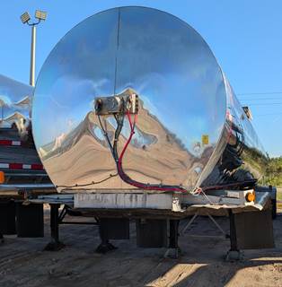 Brenner Tandem Axle Stainless Steel Food Grade Tanker Trailer - Air Ride, Fixed Axle