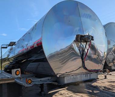 Brenner Tandem Axle Stainless Steel Food Grade Tanker Trailer - Air Ride, Fixed Axle