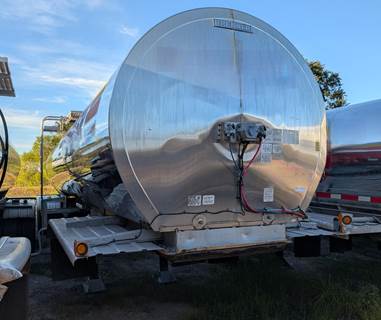 Brenner Tandem Axle Stainless Steel Food Grade Tanker Trailer - Air Ride, Fixed Axle