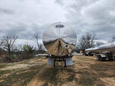 2014 PAUL MUELLER COMPANY Tandem Axle Stainless Steel Food Grade Tanker Trailer - Air Ride, Fixed Axle