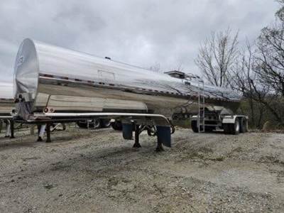 PAUL MUELLER COMPANY Tandem Axle Stainless Steel Food Grade Tanker Trailer - Air Ride, Fixed Axle