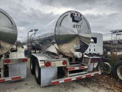 2015 PAUL MUELLER COMPANY Tandem Axle Stainless Steel Food Grade Tanker Trailer - Air Ride, Fixed Axle