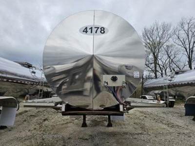 2015 PAUL MUELLER COMPANY Tandem Axle Stainless Steel Food Grade Tanker Trailer - Air Ride, Fixed Axle