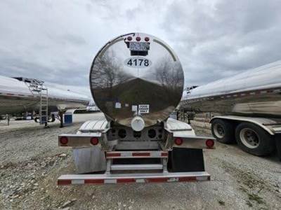2015 PAUL MUELLER COMPANY Tandem Axle Stainless Steel Food Grade Tanker Trailer - Air Ride, Fixed Axle