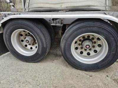 2015 PAUL MUELLER COMPANY Tandem Axle Stainless Steel Food Grade Tanker Trailer - Air Ride, Fixed Axle