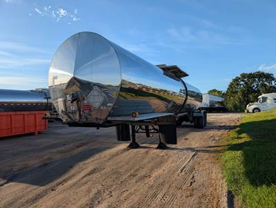 2009 Polar Food Grade Tanker Trailer (407 Coded) W/ Stainless Steel Pump