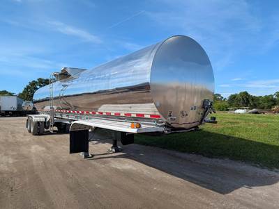 Walker Tandem Axle Stainless Steel Food Grade Tanker Trailer - Air Ride, Fixed Axle