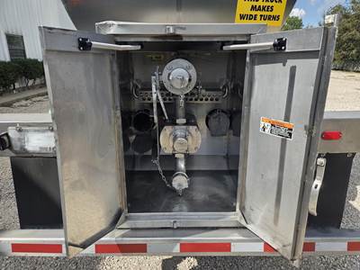 2011 Walker Tandem Axle Stainless Steel Food Grade Tanker Trailer Air Ride Fixed Axle