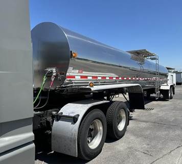 2007 Walker Tandem Axle Stainless Steel Food Grade Tanker Trailer - Air Ride