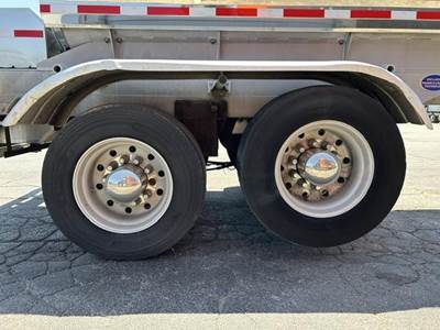 2007 Walker Tandem Axle Stainless Steel Food Grade Tanker Trailer - Air Ride