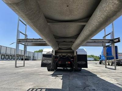 2007 Walker Tandem Axle Stainless Steel Food Grade Tanker Trailer - Air Ride