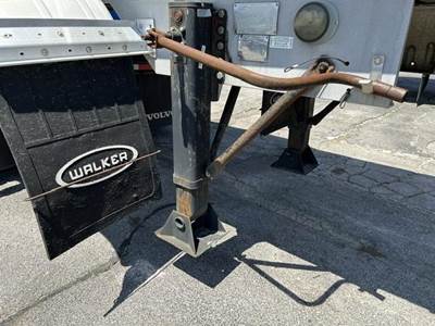 2007 Walker Tandem Axle Stainless Steel Food Grade Tanker Trailer - Air Ride